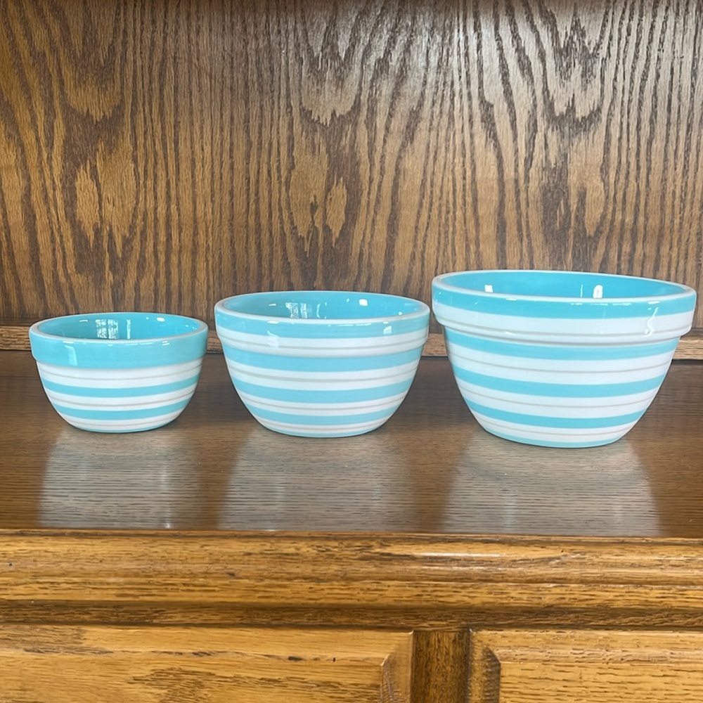 Set of 3 mini nesting bowls